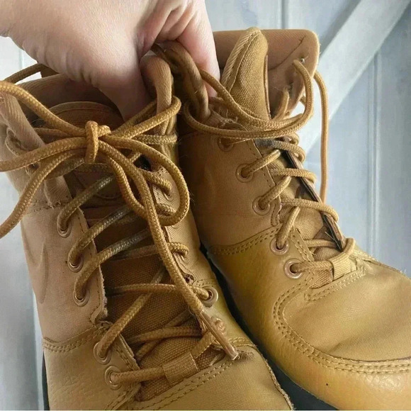 Nike Manoa LTR Big Kids' Boots Tackle Cold Wet Weather Size 4.5 Youth - Picture 4 of 17